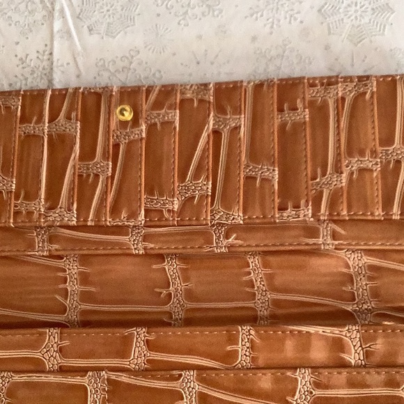 Clutch - Picture 4 of 8